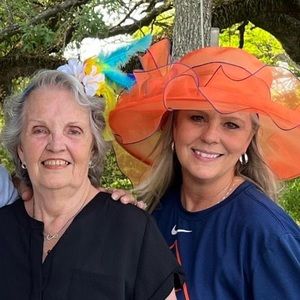 Meet your Posher, Connie